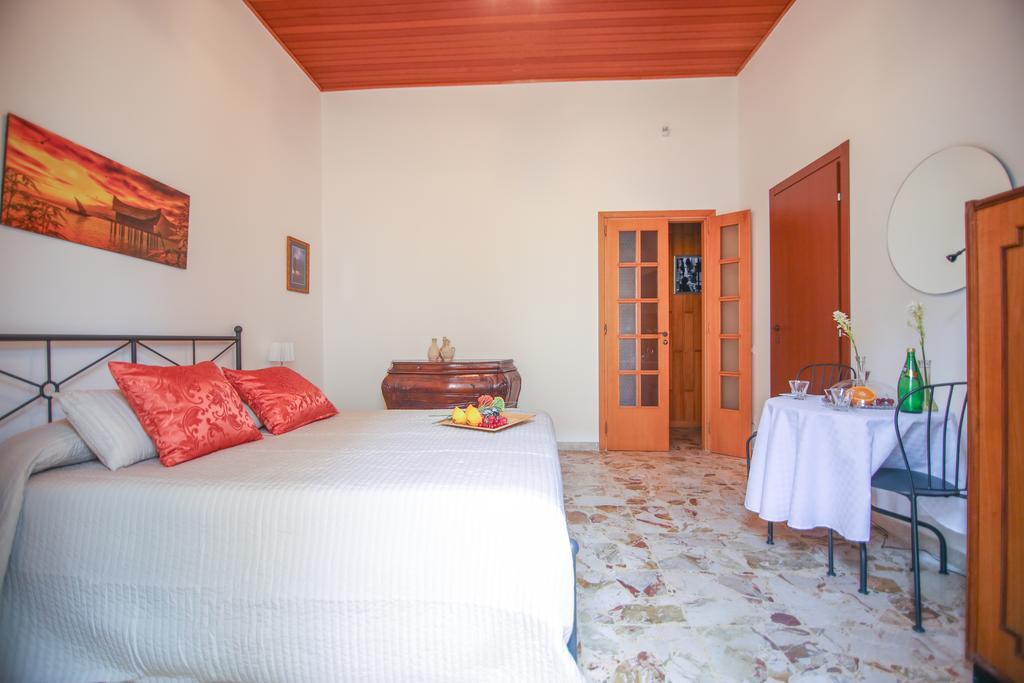 Soffio Del Libeccio B&B Сиракуза Стая снимка